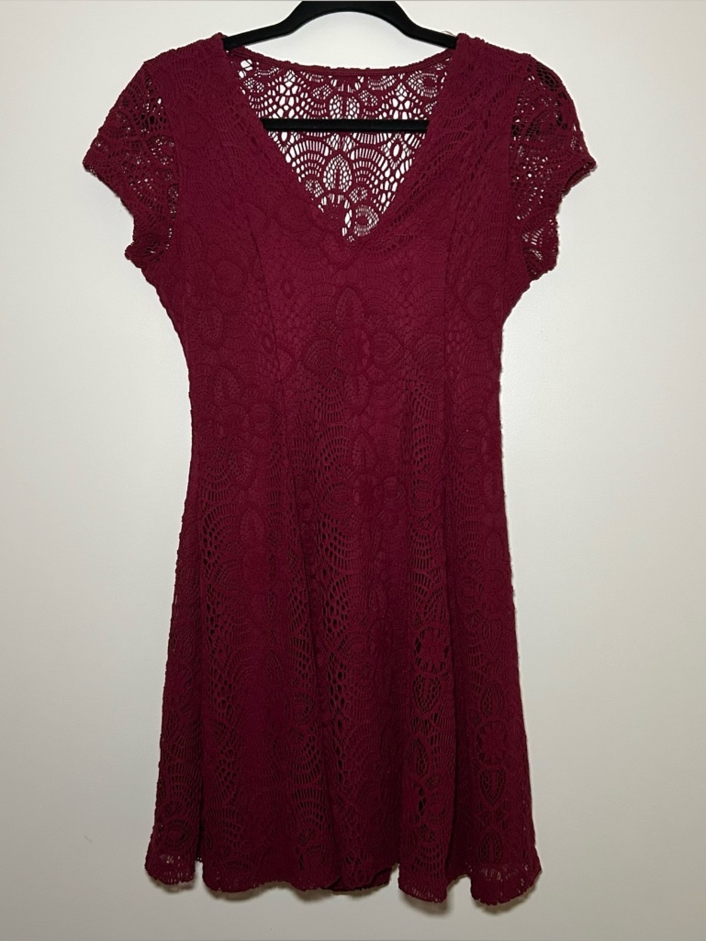 Express Cocktail Fit & Flare Lace V Neck Cap Sleeves Small Maroon